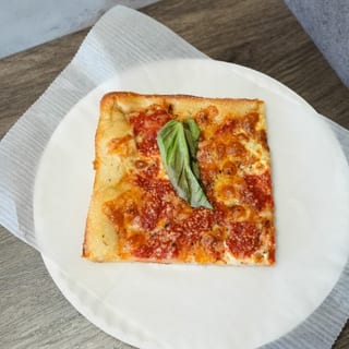 Filomena Grandma Pizza