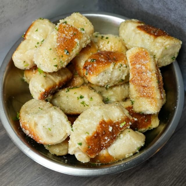Garlic Knot.