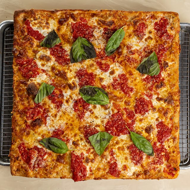 Filomena Grandma Pizza.